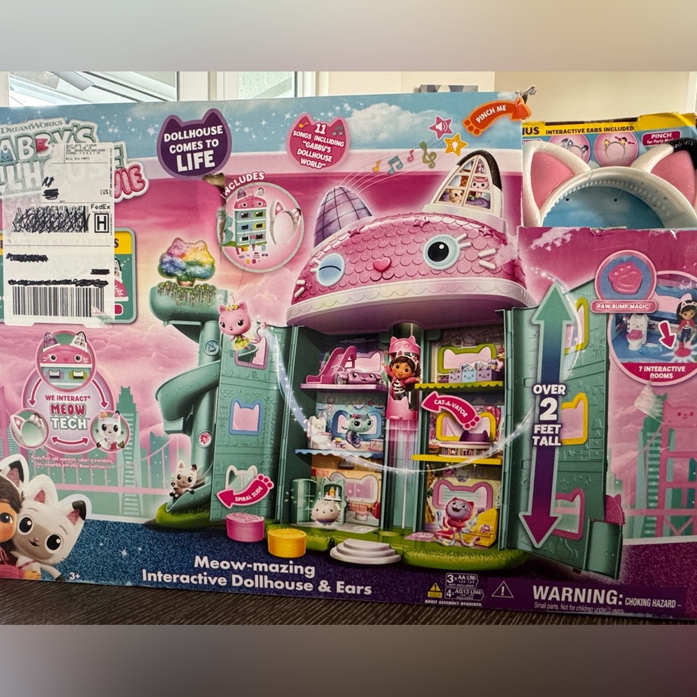 Gabby’s Dollhouse Movie edition Interactive Dollhouse w Interactive Ears - Picture 5 of 5